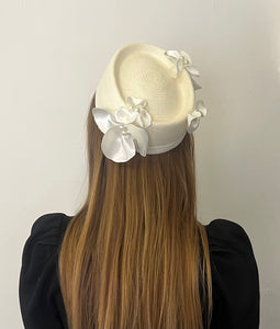 Blooms Pillbox